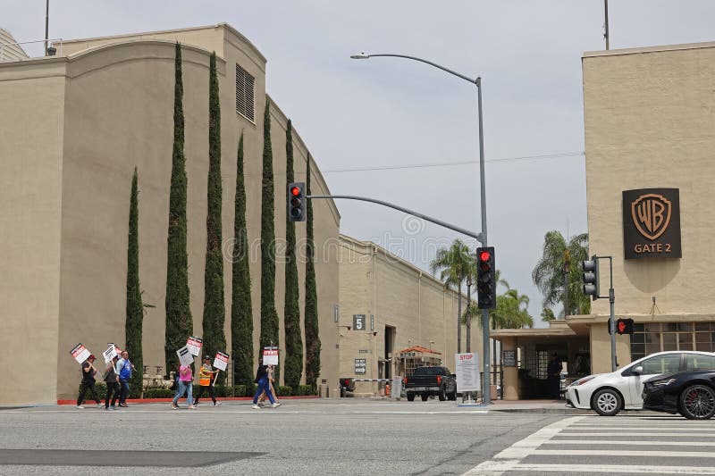 warner bros tour strike