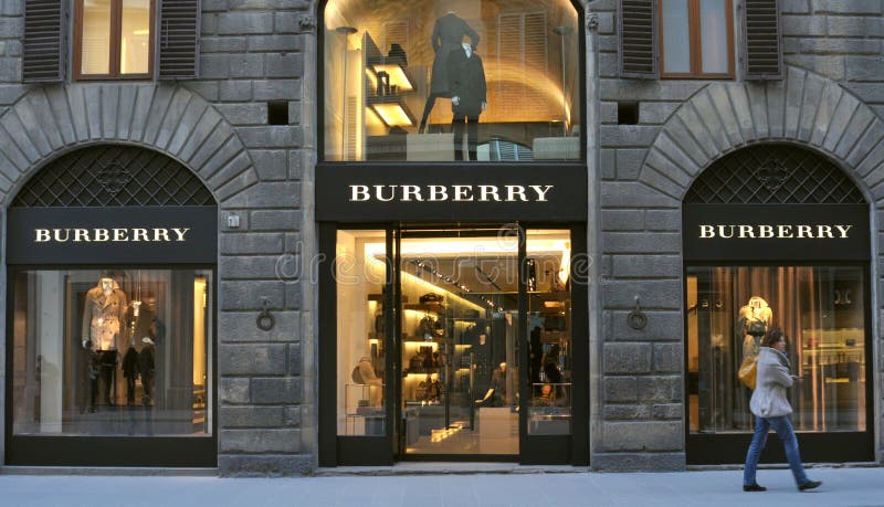 Burberry odzieży mody butik w Włochy