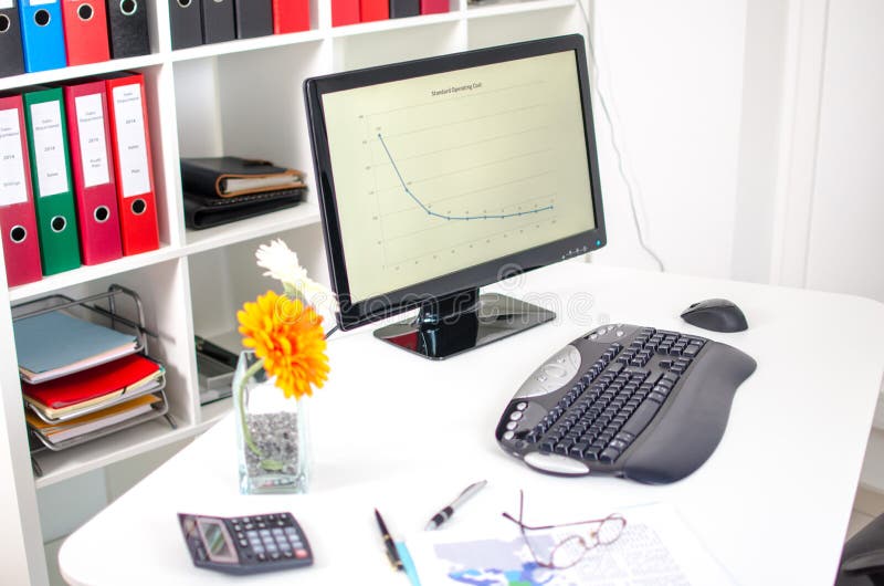 Bureau rangé image stock Bureau rangé image stock