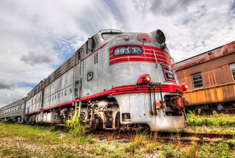 Locomotive Train - Burlington Railroad - Goldcoast