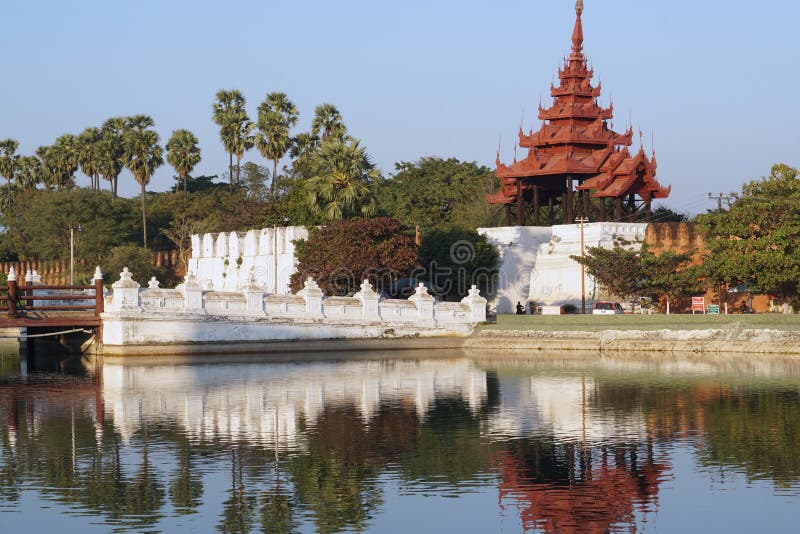 Burma sightseeing: Royal palace Mandalay