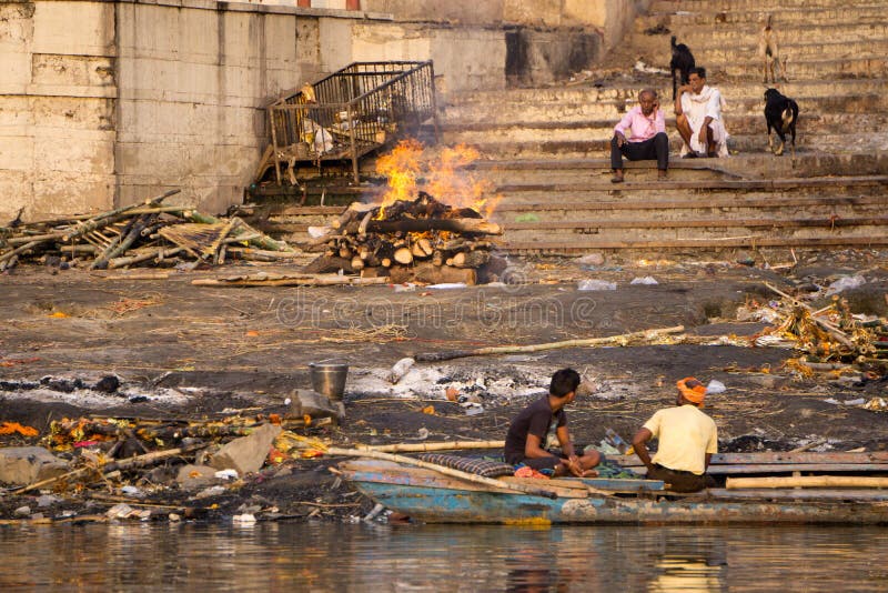 Burning Bodies at the Ganges Editorial Image Image of bodies, fire