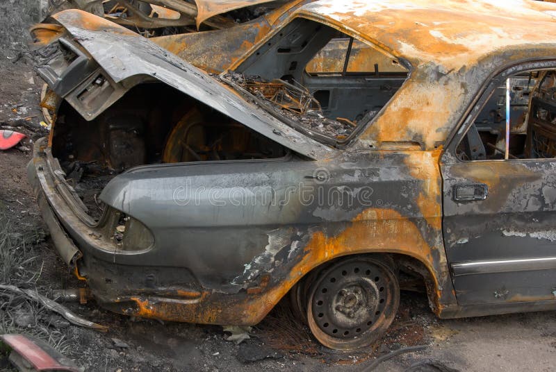 The burnt car