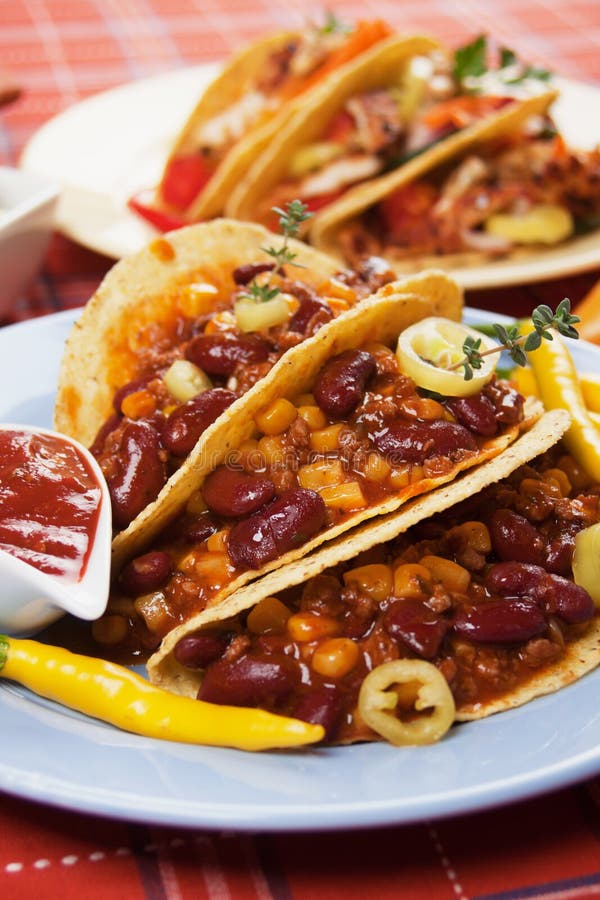 Burrito Van Het Chili Con Carne in Tacoshell Stock Afbeelding Image