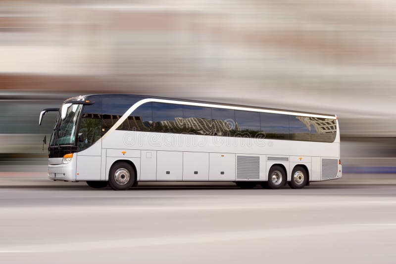 Tour in autobus con aggiunta di motion blur.