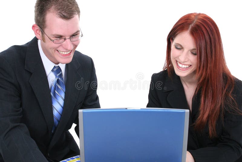 Hombre a una mujer en la tienda trajes en negocios sobre el computadora portátil computadora.