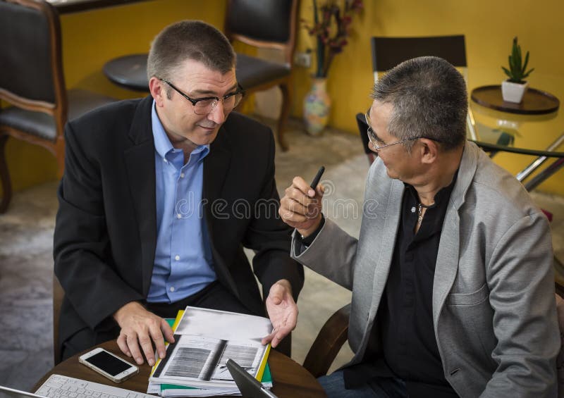 Business people talking royalty free stock images Business people talking royalty free stock images