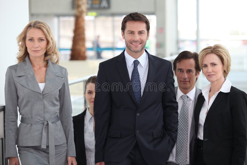 Il team commerciale in un aeroporto.