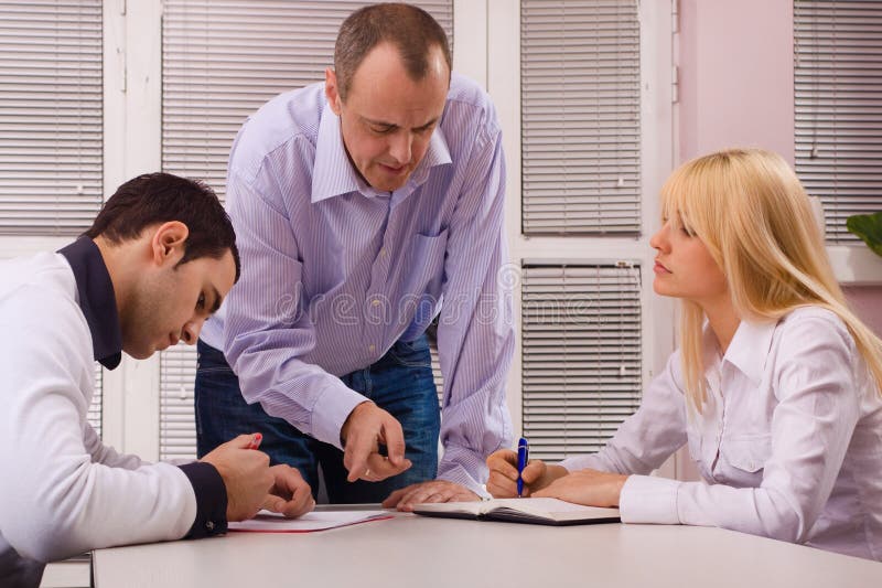 Gruppo di persone in formazione.