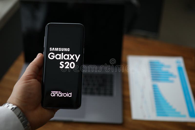 3 126 Samsung Hand Photos Free Royalty Free Stock Photos From Dreamstime