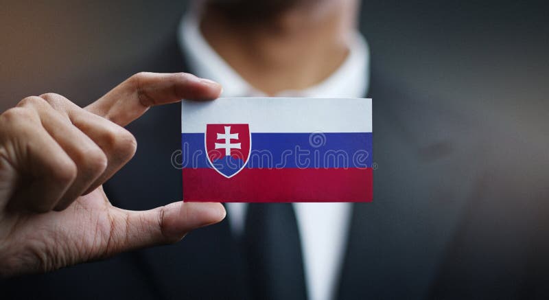 Podnikateľ drží kartu Slovenska Vlajka