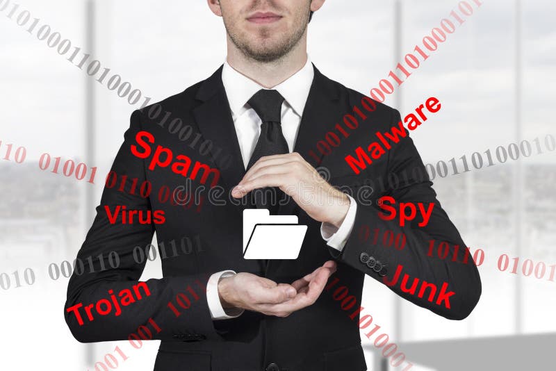 Emprendedor en negro un traje proteccion tableros manos red informática mundial ataque.