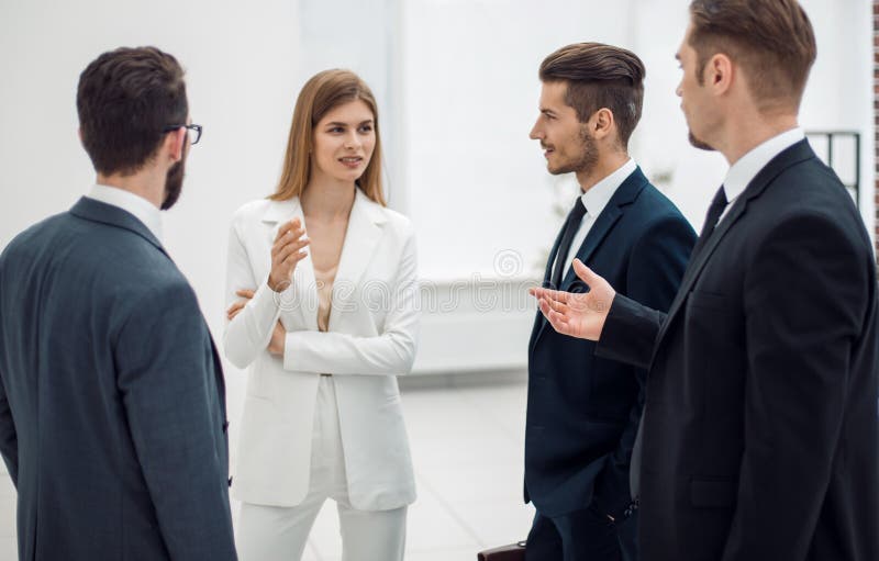Businessman talking to the business team royalty free stock photography Businessman talking to the business team royalty free stock photography