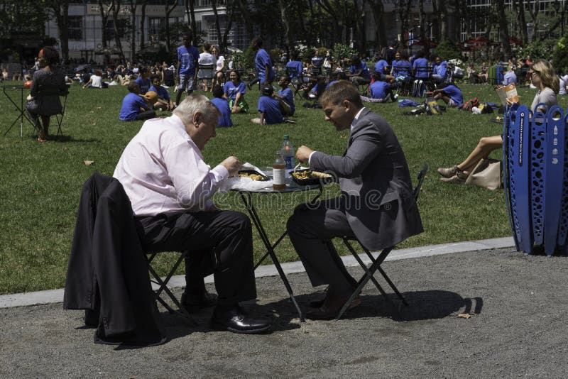 Businessmen Have Lunch in the Park Editorial Photo - Image of urban
