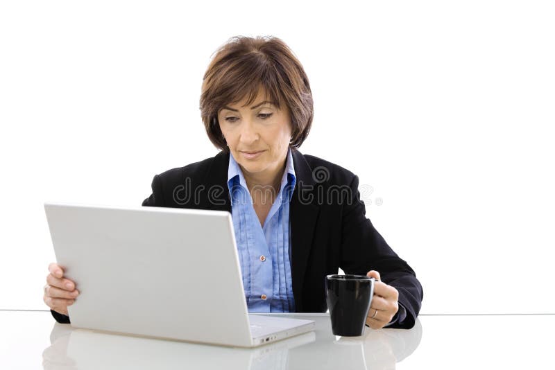 Businesswoman computer laptop senior using στοκ εικόνες με δικαίωμα ελεύθερης χρήσης