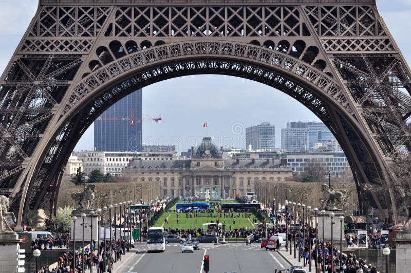 Busy Eiffel Tower in Paris, France Editorial Photo - Image of frame