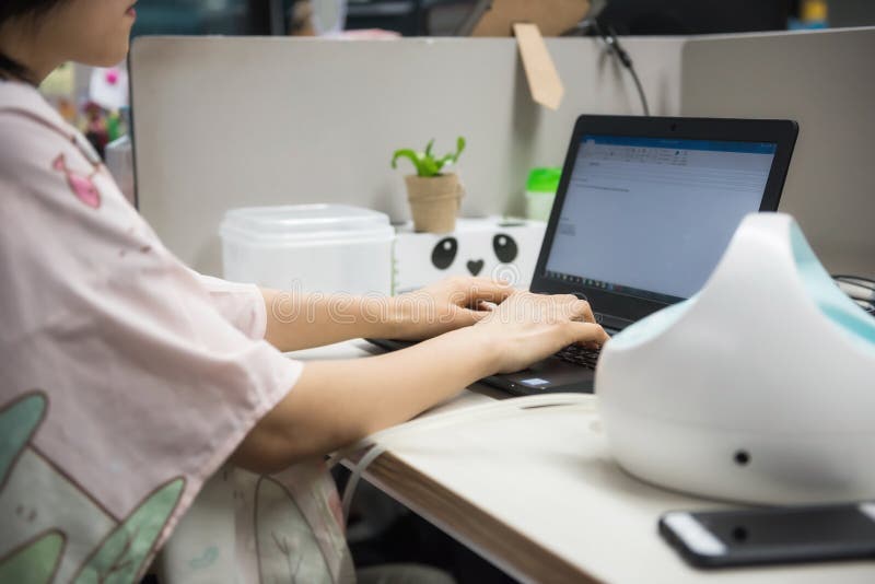 Pump Breastmilk and Work on Office Computer Stock Image - Image of  breastfeeding, keyboard: 118161019