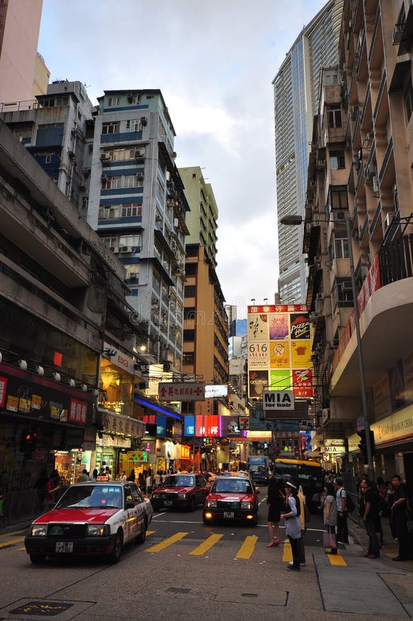 Busy Street Scenes From Hong Kong Editorial Photography - Image of tsui