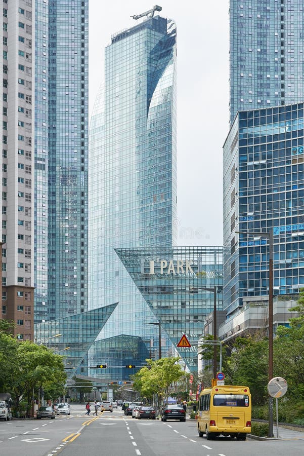 Busán, Corea - 19 de septiembre de 2015: Puerto deportivo del parque de Haeundae I fotografía de archivo Busán, Corea - 19 de septiembre de 2015: Puerto deportivo del parque de Haeundae I fotografía de archivo