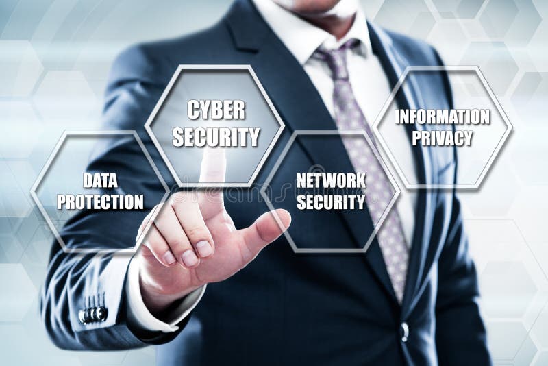 Butonul de apăsare al omului de afaceri pe interfața ecran tactil și selectați securitatea cibernetică stock photography