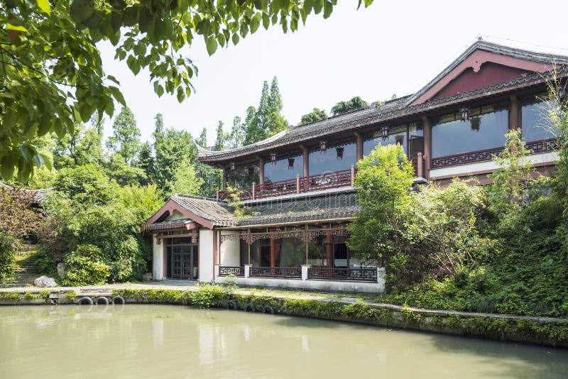 bâtiment antique le long de rivière de Qinghuai photographie stock libre de droits bâtiment antique le long de rivière de Qinghuai photographie stock libre de droits