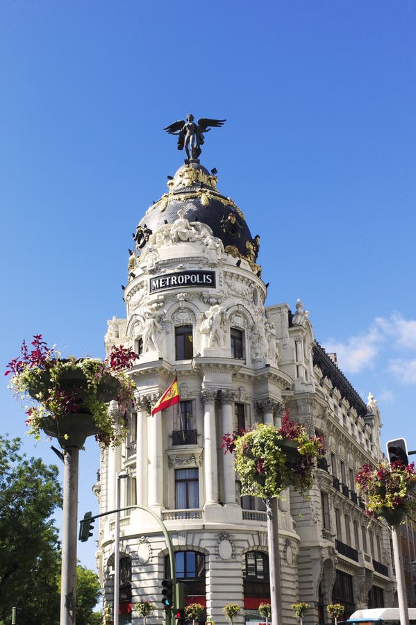 Bâtiment de métropole. Mamie par l'intermédiaire de. Madrid. Espagne photographie stock Bâtiment de métropole. Mamie par l'intermédiaire de. Madrid. Espagne photographie stock