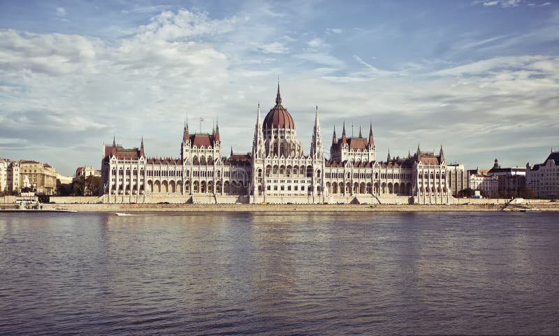 Bâtiment du Parlement à Budapest, Hongrie photo stock Bâtiment du Parlement à Budapest, Hongrie photo stock