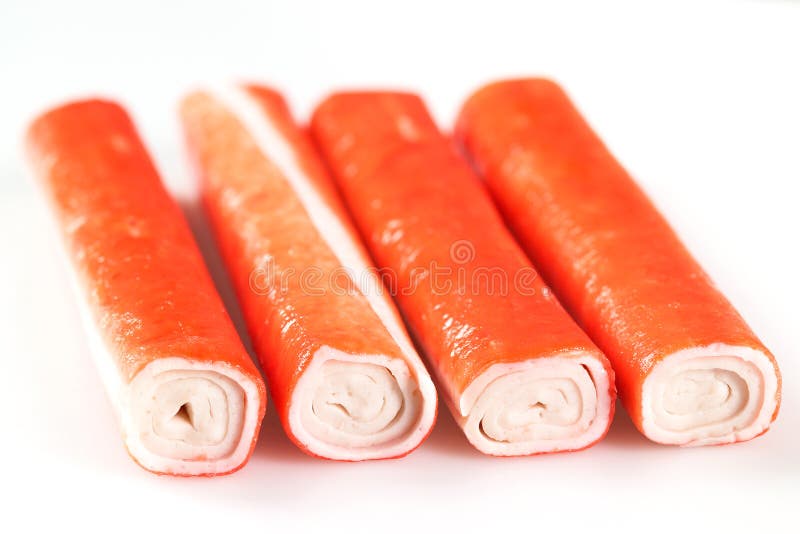 Bâtons de crabe sur le blanc photo libre de droits