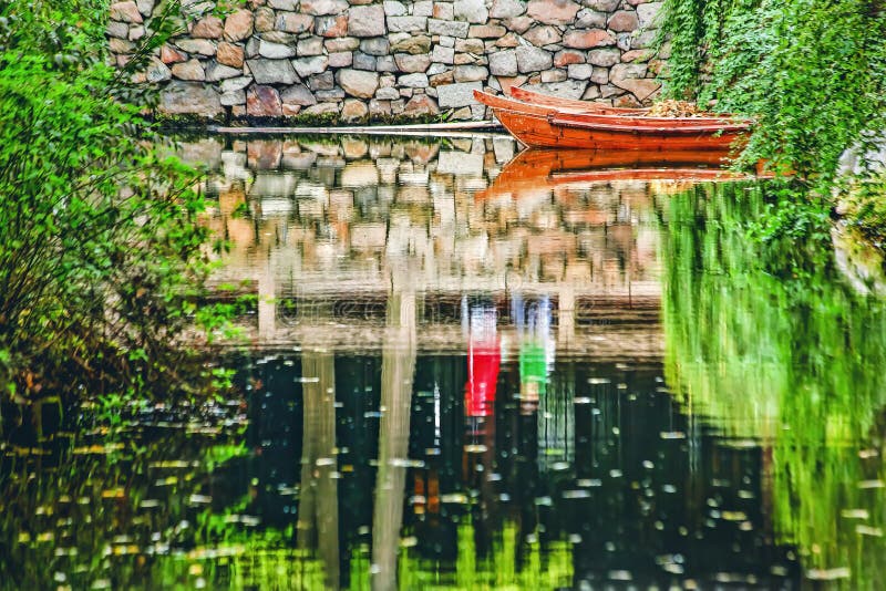 Båtreflexionsträdgårdsödmjuk administratör suzhou china arkivbild