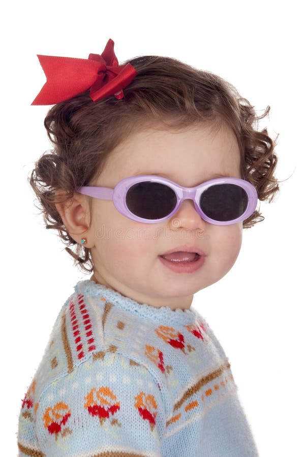 Bébé drôle avec des lunettes de soleil photos libres de droits Bébé drôle avec des lunettes de soleil photos libres de droits