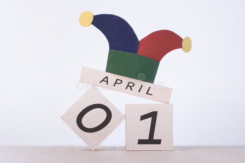 Błaź się ` dzień, daktylowy Kwiecień 1 na drewnianym kalendarzu