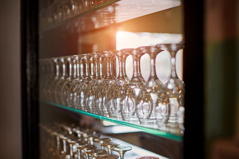 błękitny dof szkieł płycizny wino zdjęcia stock błękitny dof szkieł płycizny wino zdjęcia stock