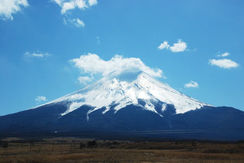 Błękitny Fuji góry niebo