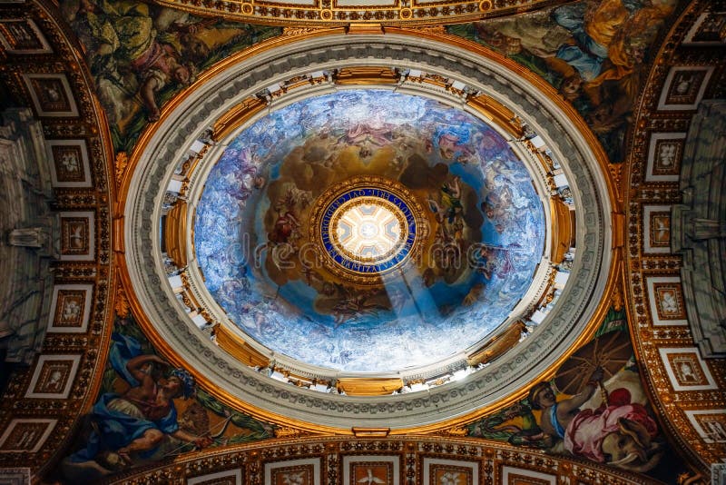 Cúpula De Techo Con Arte En La Basílica De La Iglesia De San Pedro En La Ciudad Del Vaticano Roma Foto editorial - Imagen de techo, cristiano: 213003981 Cúpula De Techo Con Arte En La Basílica De La Iglesia De San Pedro En La Ciudad Del Vaticano Roma Foto editorial - Imagen de techo, cristiano: 213003981