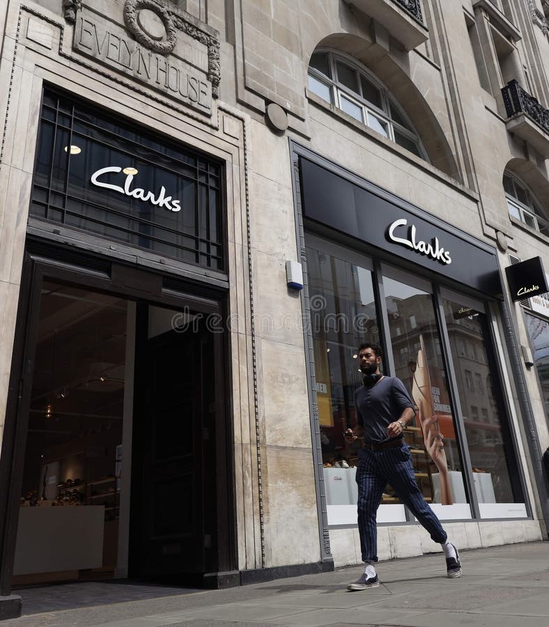 clarks oxford street opening times