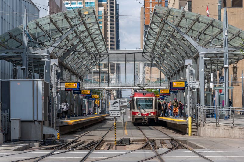 C-Train w centrum Calgary, Alberta zdjęcie royalty free