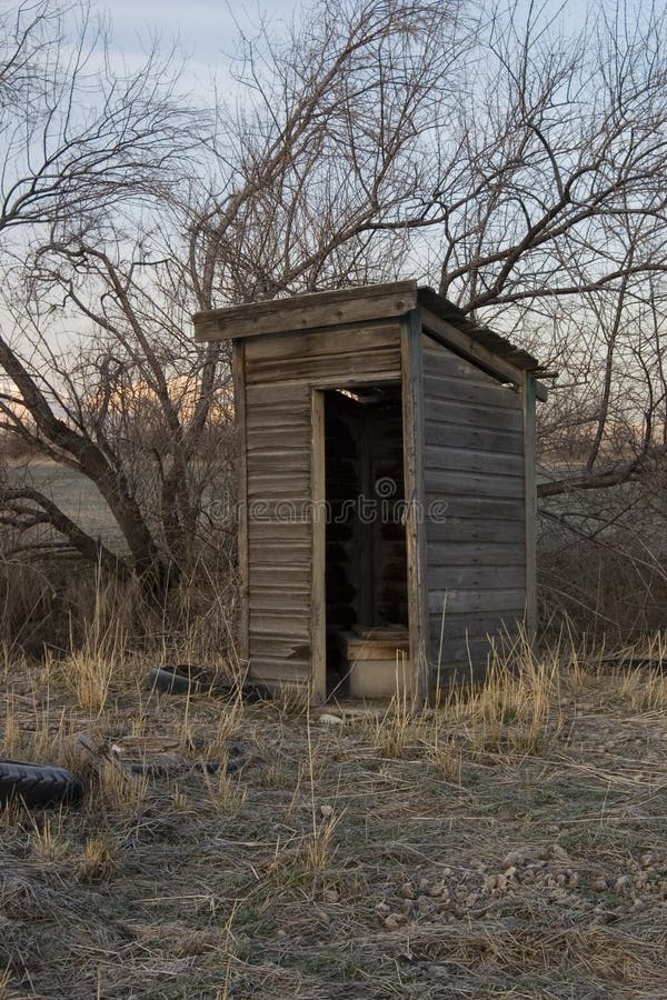 C47 outhouse ανατολή στοκ εικόνες