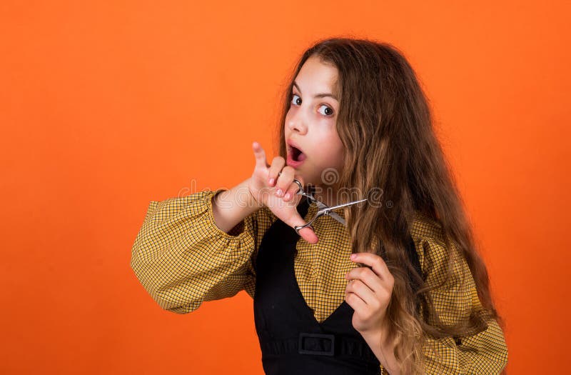 Salão De Beleza Garota Incrível E Confiante Em Beleza Meninas Bonitas,  Skincare E Maquiagem Rosto E Cabelo Bonitos Simples Diário Imagem de Stock  - Imagem de condicionador, cabelo: 160233511