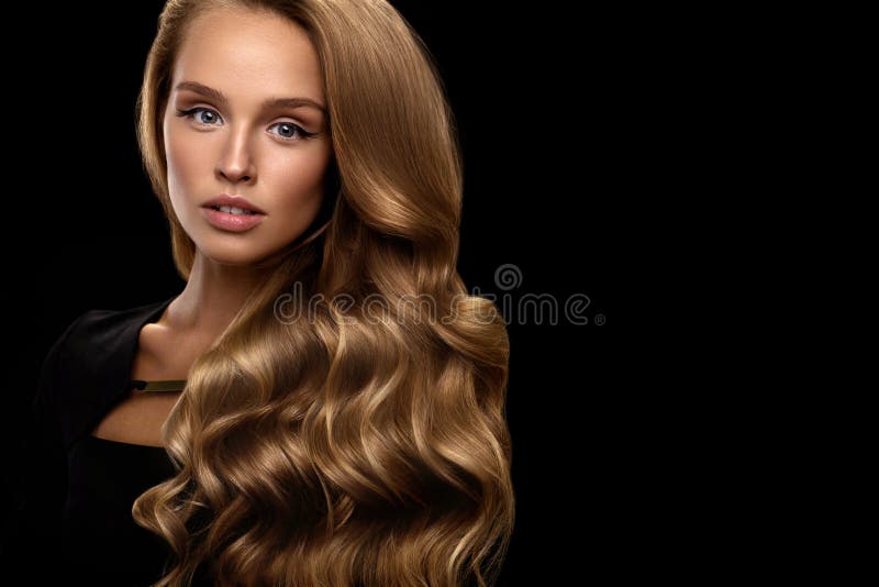 Cabelo Longo Bonito Cabelo Modelo De with Blonde Curly Da Mulher Imagem de  Stock - Imagem de perfeito, lindo: 85706277