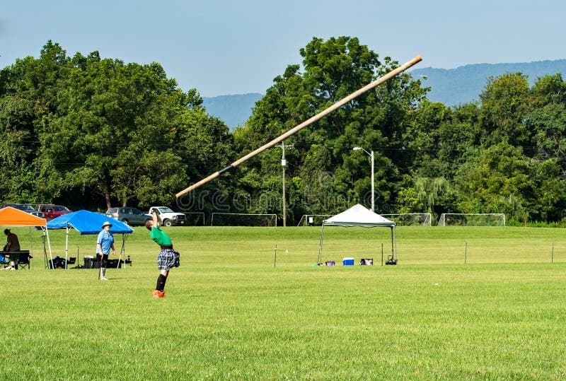 Caber Spelen van het Worp†de „Hoogland, Salem, VA stock fotografie Caber Spelen van het Worp†de „Hoogland, Salem, VA stock fotografie