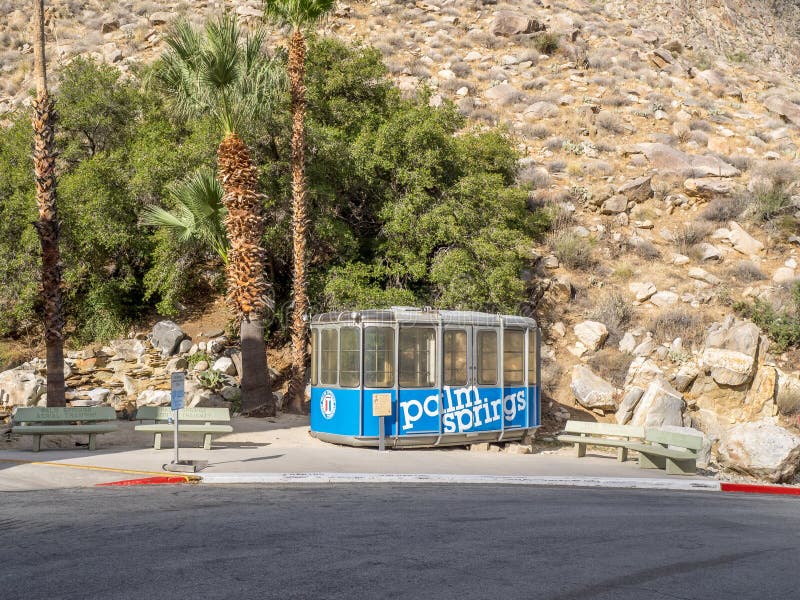 Cabina della linea tranviaria aerea del Palm Springs fotografie stock libere da diritti Cabina della linea tranviaria aerea del Palm Springs fotografie stock libere da diritti