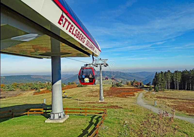 Cabina di funivia di Ettelsberg in Willingen Germania fotografia stock libera da diritti Cabina di funivia di Ettelsberg in Willingen Germania fotografia stock libera da diritti