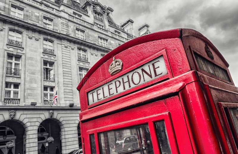 Cabina telefonica rossa tradizionale a Londra Regno Unito fotografie stock Cabina telefonica rossa tradizionale a Londra Regno Unito fotografie stock
