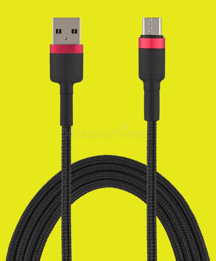 Cable Con Conector Usb Y Micro Usb En Fondo Amarillo Imagen de archivo