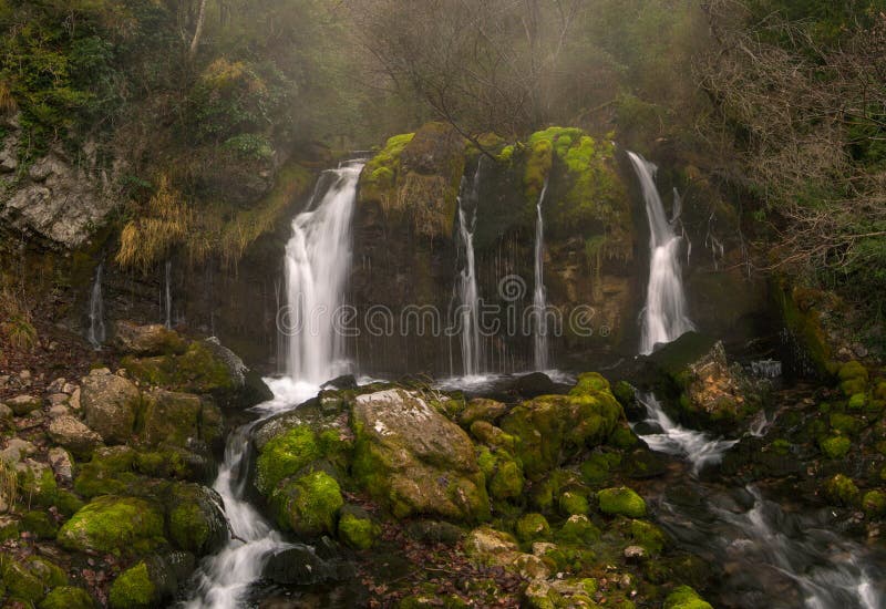 Cachoeira de Murcarols. Cádi, Espanha. foto de stock royalty free Cachoeira de Murcarols. Cádi, Espanha. foto de stock royalty free