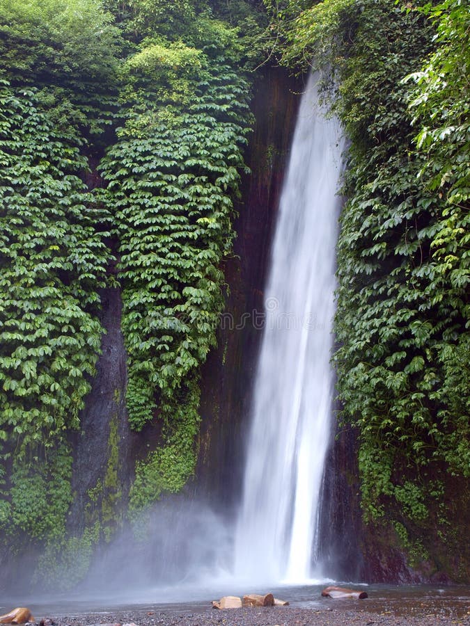 Cachoeira do munduk de Bali foto de stock Cachoeira do munduk de Bali foto de stock