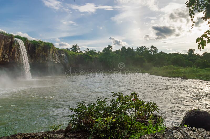 Cachoeira Nur seco imagem de stock Cachoeira Nur seco imagem de stock