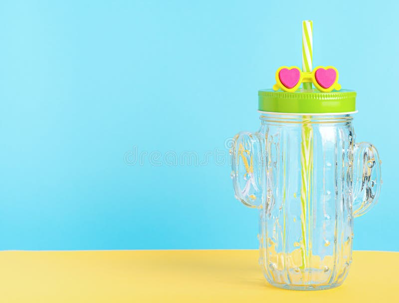 https://thumbs.dreamstime.com/b/cactus-shape-mason-jar-green-lid-straw-lovyle-sunglasses-lovely-summer-time-186557164.jpg