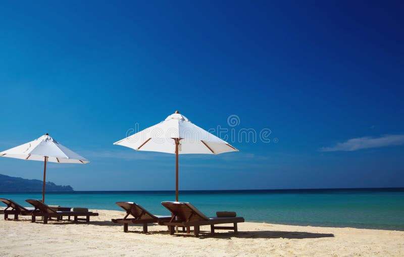 Cadeiras & oceano imagens de stock royalty free Cadeiras & oceano imagens de stock royalty free