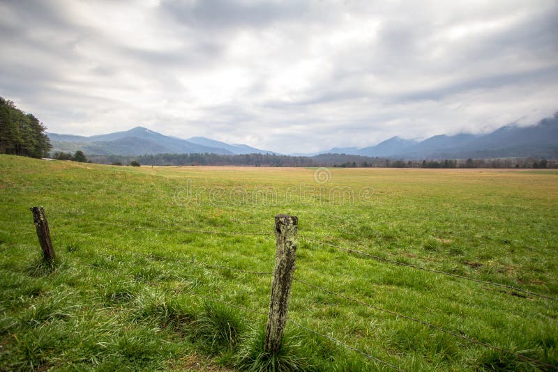Smoky Mountain horizon of the Cades Cove Valley in the Great Smoky Mountains National Park in Gatlinburg, Tennessee. Smoky Mountain horizon of the Cades Cove Valley in the Great Smoky Mountains National Park in Gatlinburg, Tennessee.